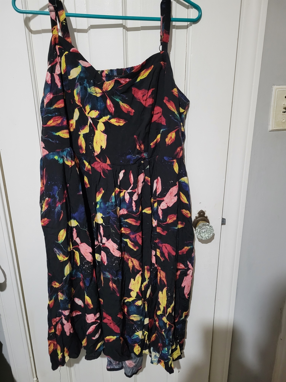 Floral Leaf-Print Black Sundress - Women's